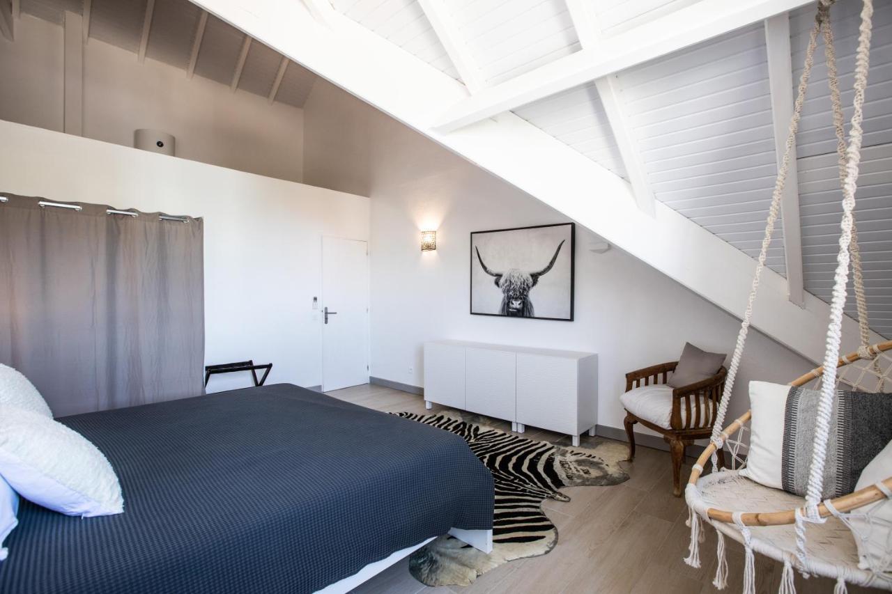 Stunning New Apartment With View Of Orient Bay Quarter of Orleans エクステリア 写真