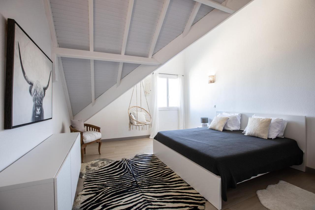 Stunning New Apartment With View Of Orient Bay Quarter of Orleans エクステリア 写真